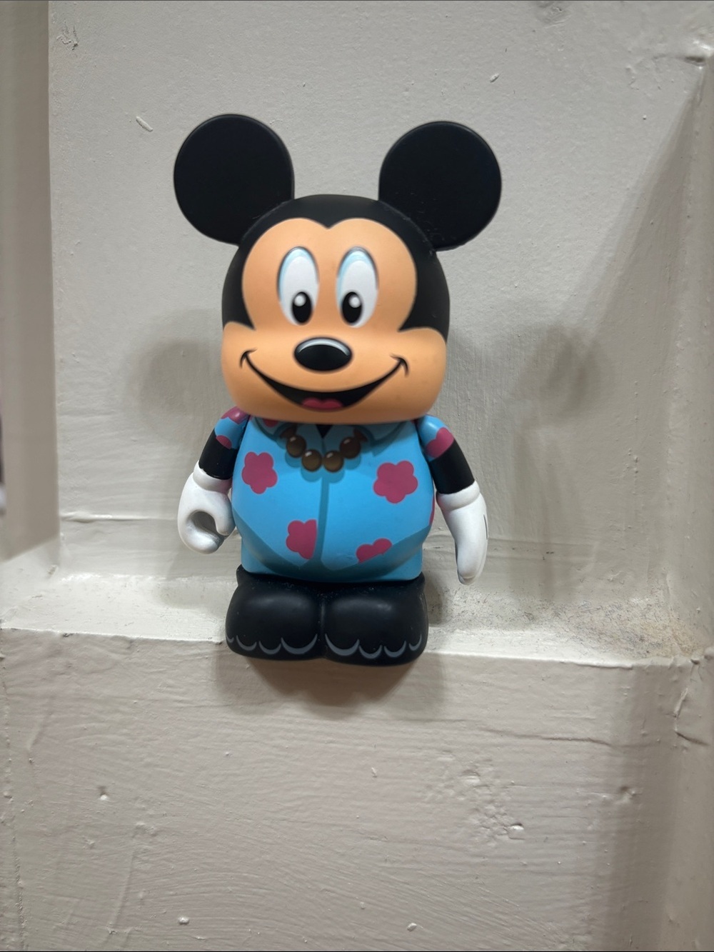 Disney Aulani Resort Hawaii Vinylmation Mickey Mouse Figurine